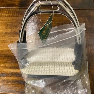 Double jointed stirrups